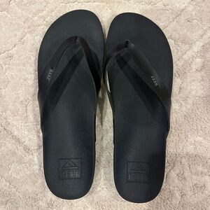 Reef Cushion Court Black Sandals! The cutest little flip flop 🩴 and so comfy!